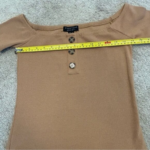 Streetwear Society tan brown ribbed short sleeve off the shoulder bodysuit Sz L - Picture 6 of 9